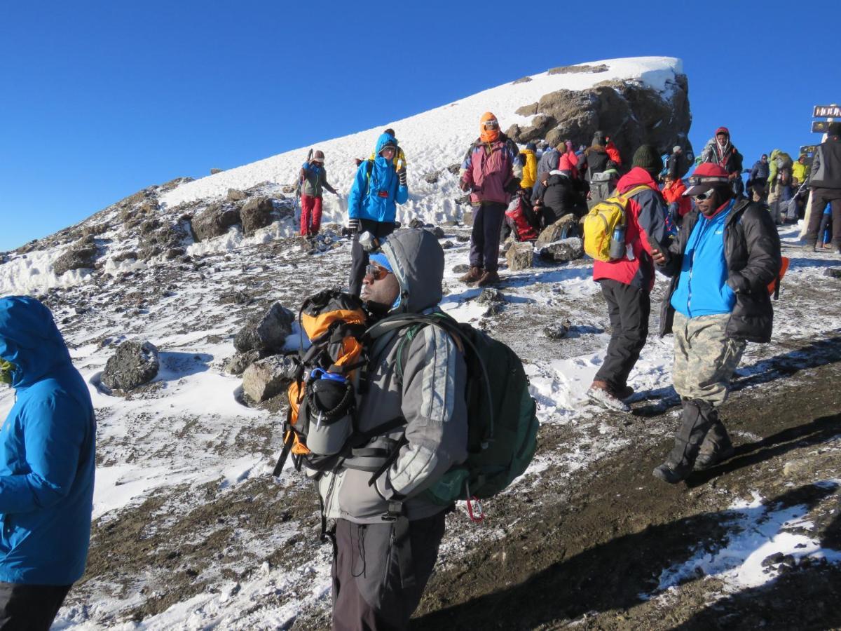 Africa Natural Tours - Kilimanjaro White House Hotel Моші Екстер'єр фото